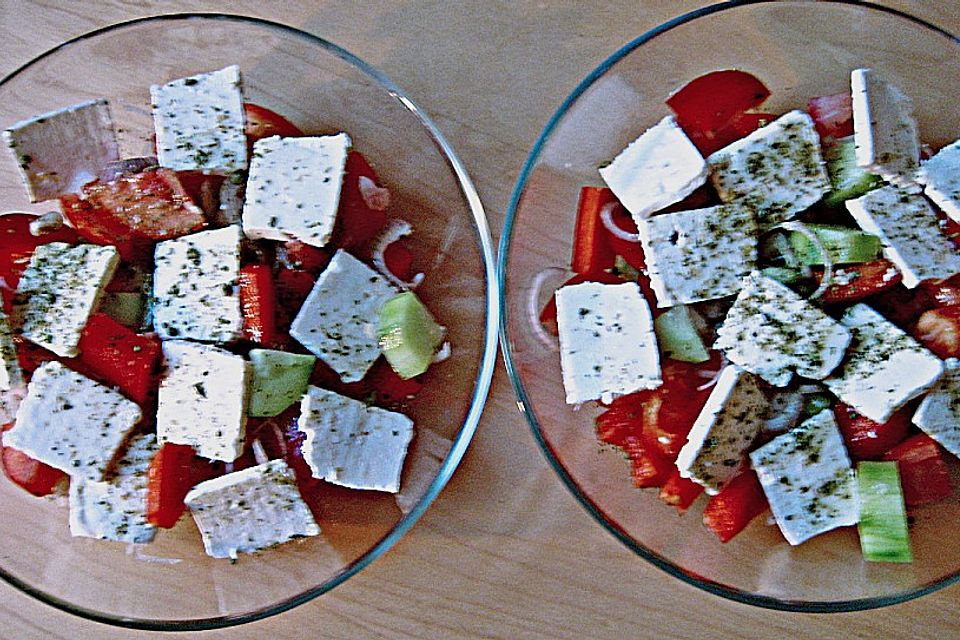 Griechischer Bauernsalat mit Schafskäse