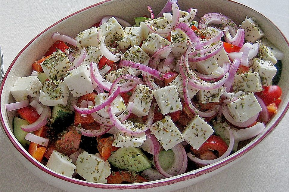 Griechischer Bauernsalat mit Schafskäse