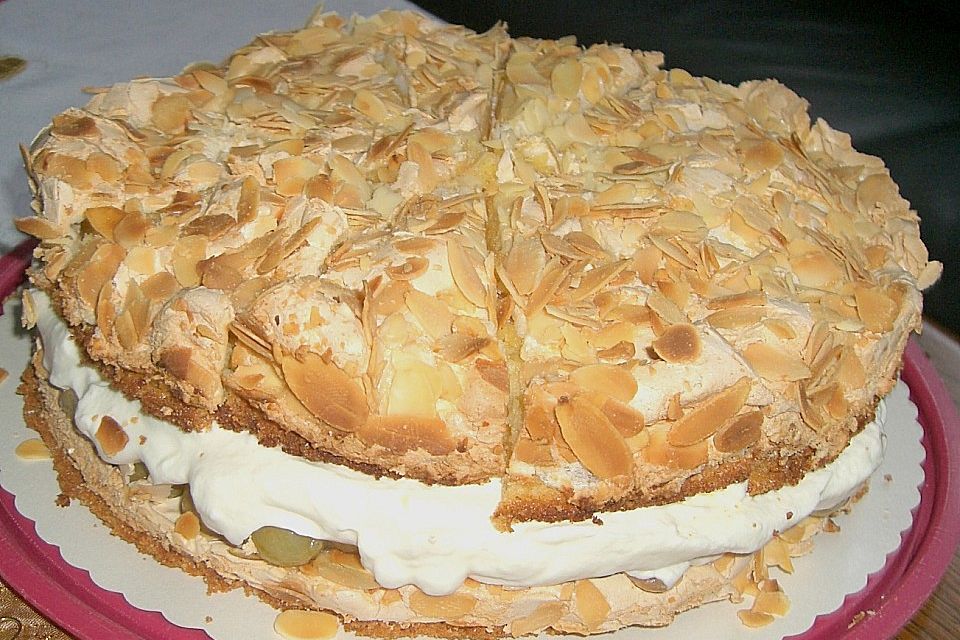 Mandel - Baiser - Torte