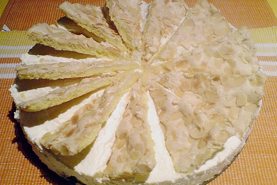 Mandel - Baiser - Torte