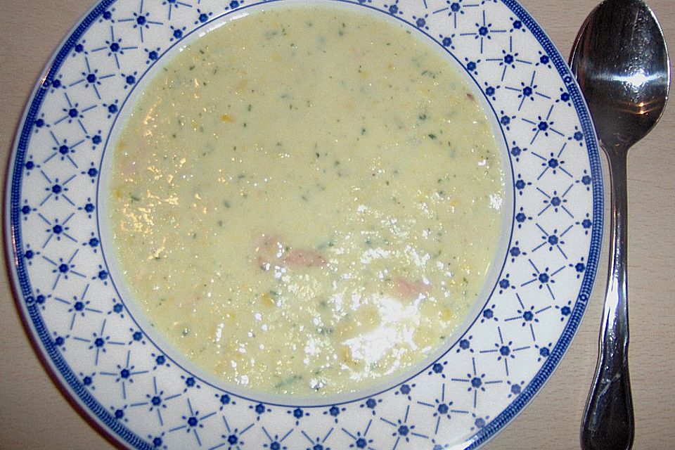 Maiscremesuppe mit Räucherlachs