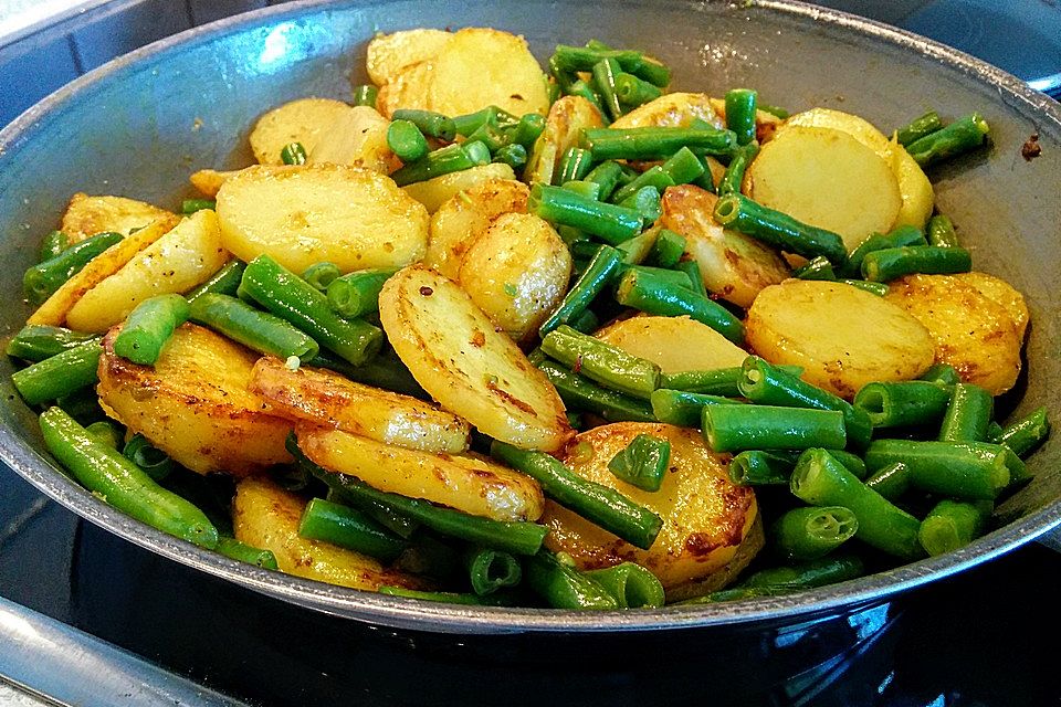 Kartoffelcurry mit grünen Bohnen