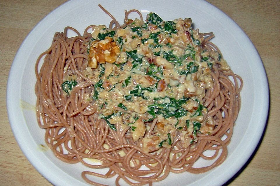 Spaghetti mit Walnuss - Sauce