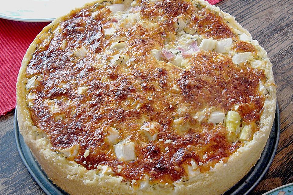 Spargelquiche mit Parmesan