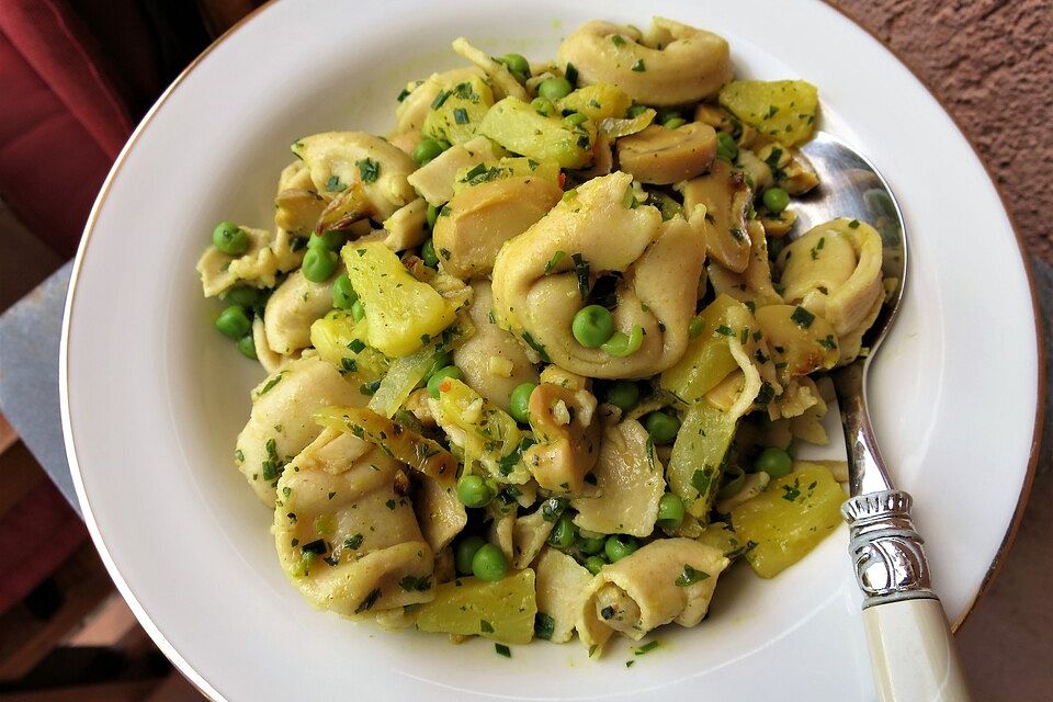 Tortellini - Ananas - Salat