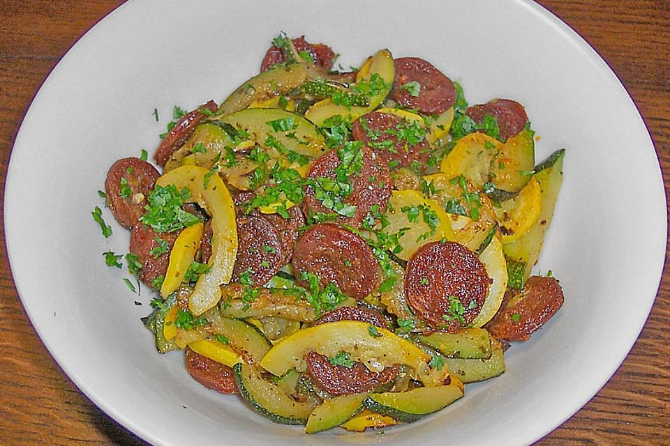 Zucchinisalat mit Chorizo