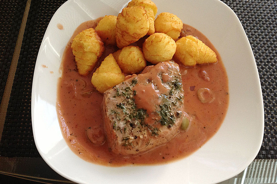 Thunfischsteaks in Olivensauce