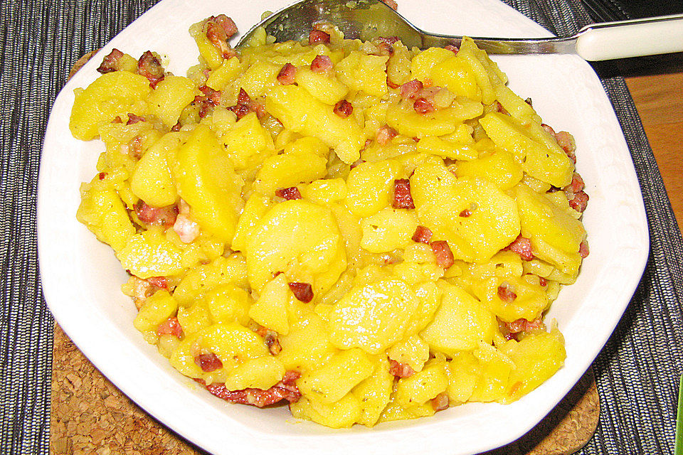 Warmer Kartoffelsalat mit Speck