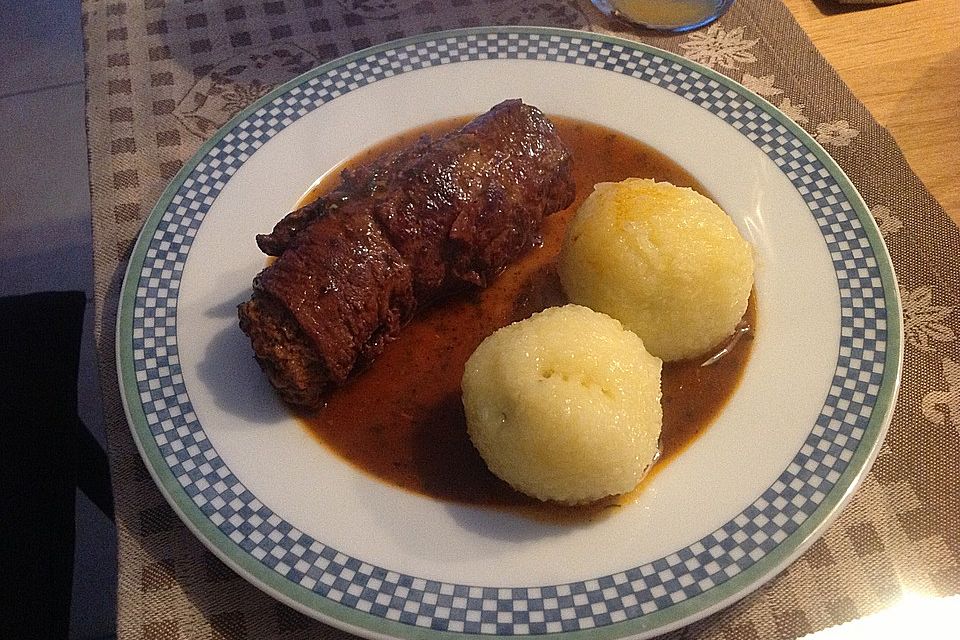 Annas Rouladen mit Seidenklößen