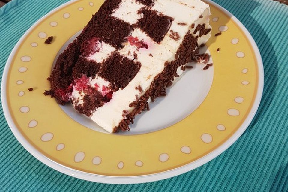 Himbeer - Schachbrett - Torte