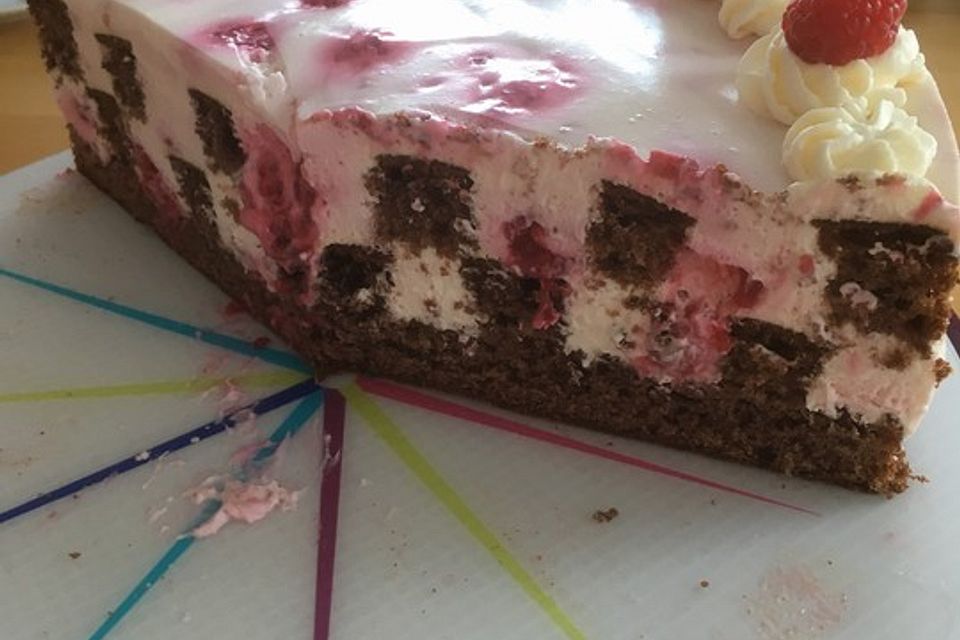 Himbeer - Schachbrett - Torte