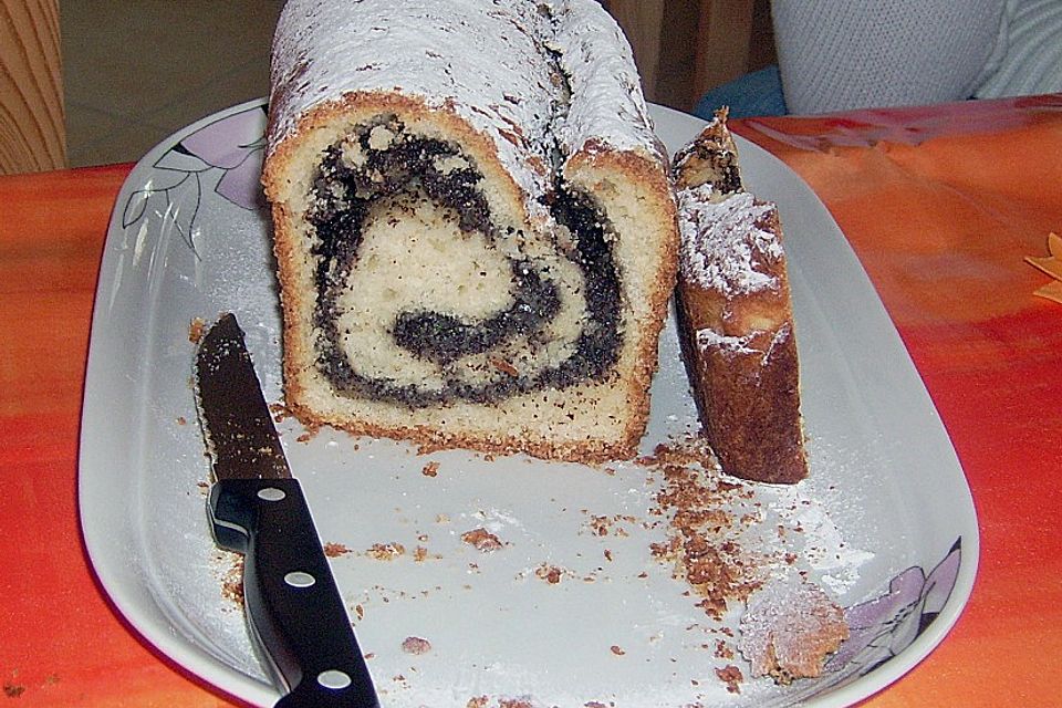 Gerollter Mohnkuchen