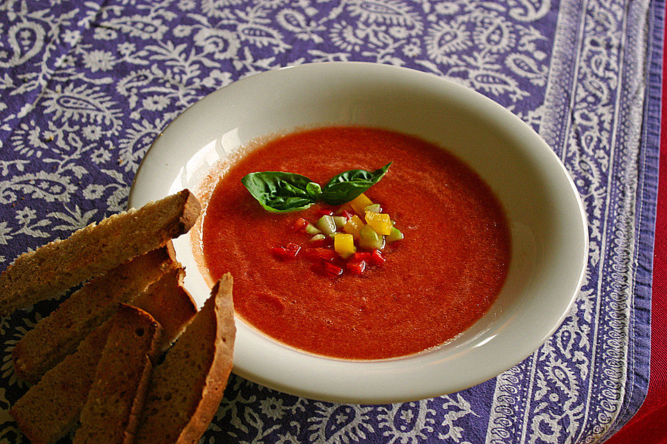 Gazpacho Andaluz - mit Staudensellerie