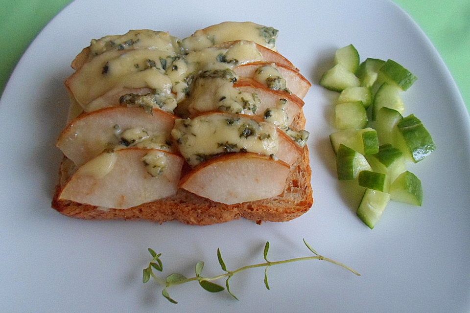 Birnen - Toast mit Roquefort