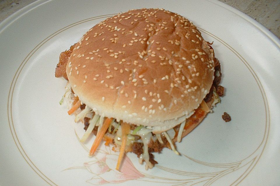 Gourmet Hamburger mit Paprikaketchup