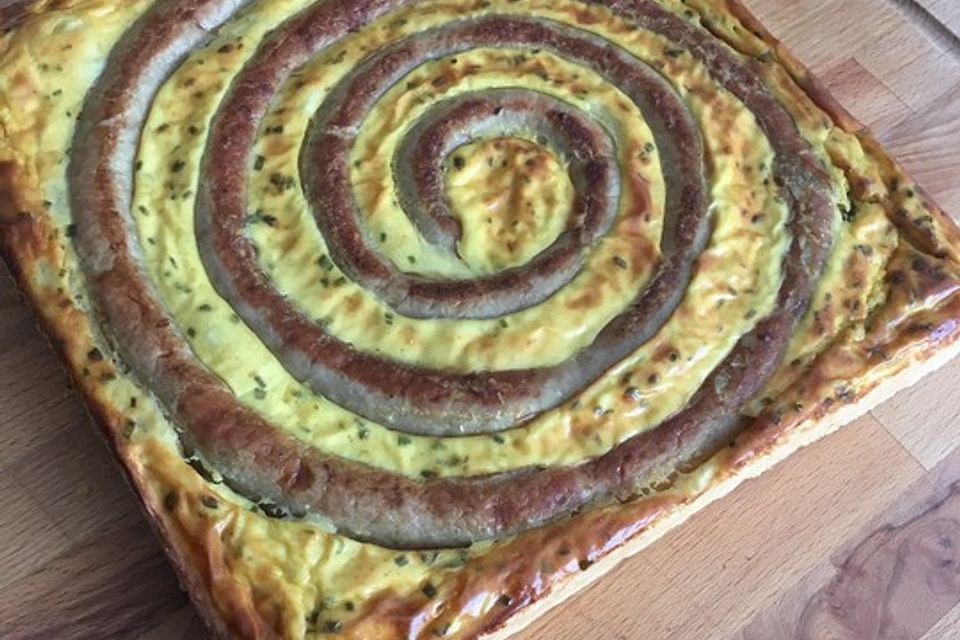 Bratwurst - Torte mit Senfkruste