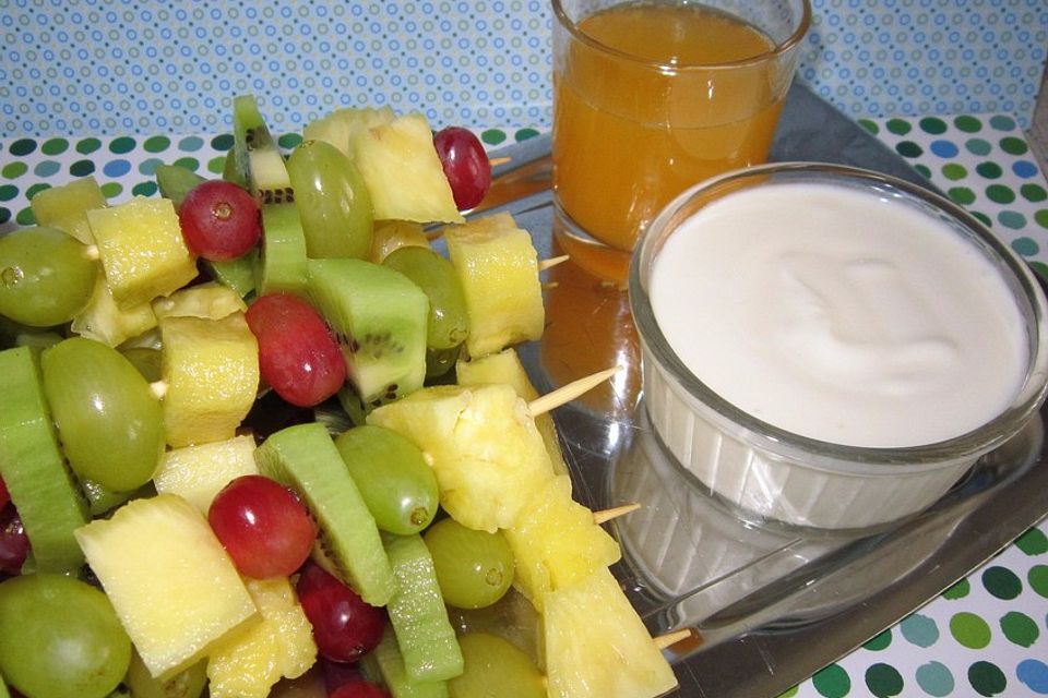 Früchtespieß mit Quark