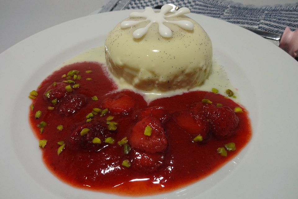 Panna cotta mit Erdbeersauce