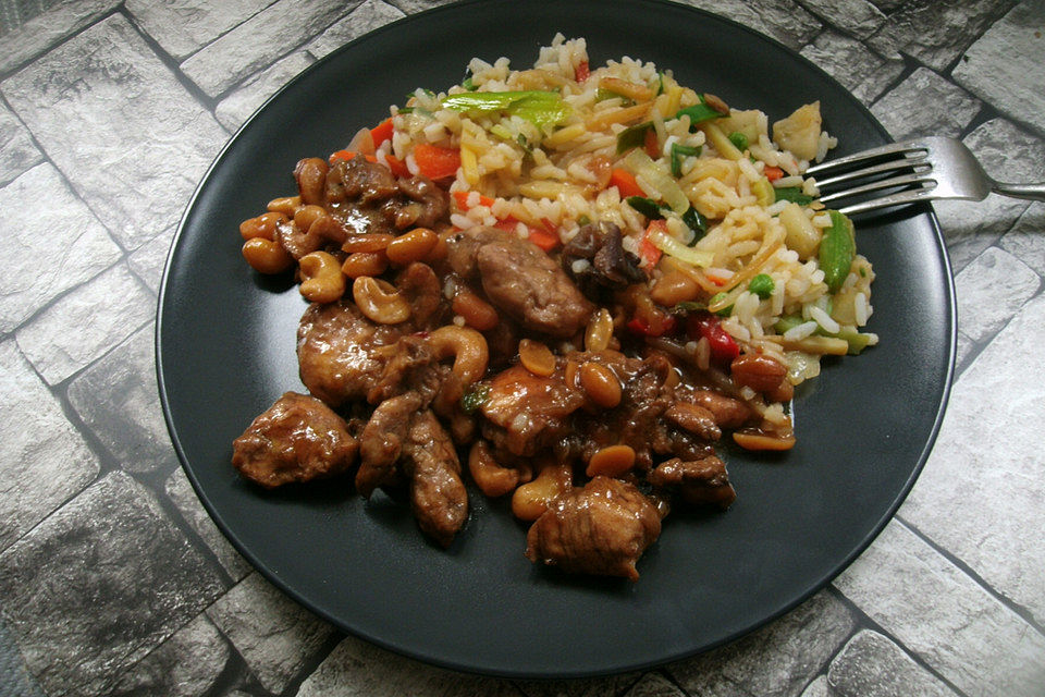 Hühnerfleisch mit Cashew - Nüssen