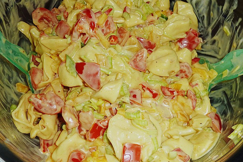 Steffis Tortellinisalat