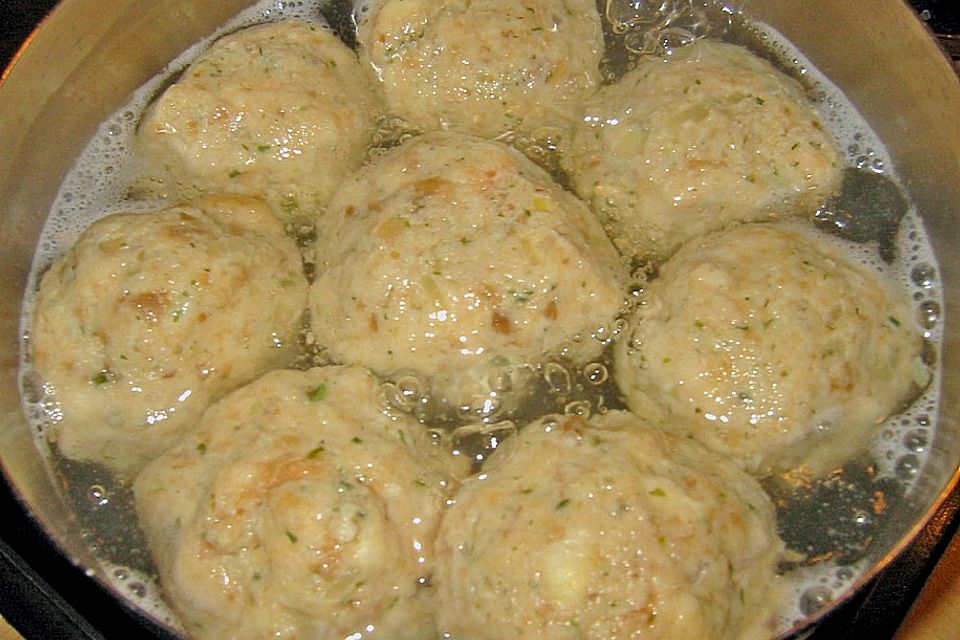 Bayrische Semmelknödel