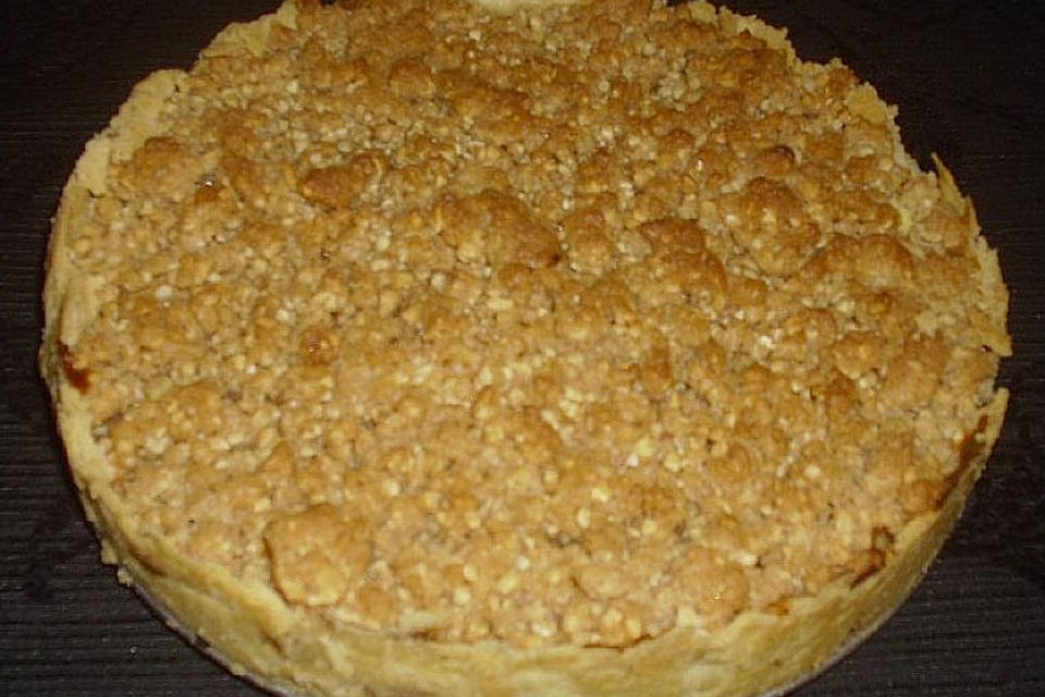 Cinnamon Crumble Apple Pie