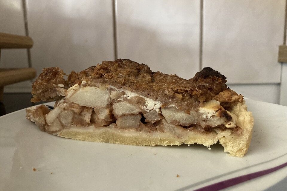 Cinnamon Crumble Apple Pie