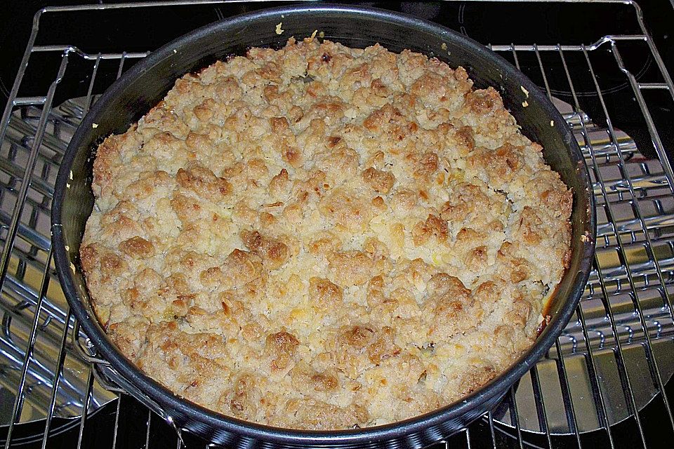 Cinnamon Crumble Apple Pie