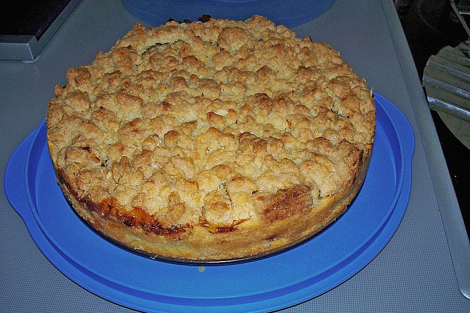 Cinnamon Crumble Apple Pie