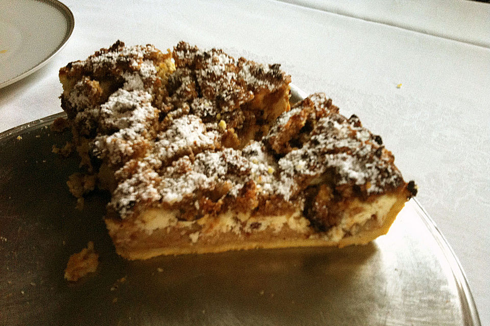 Cinnamon Crumble Apple Pie