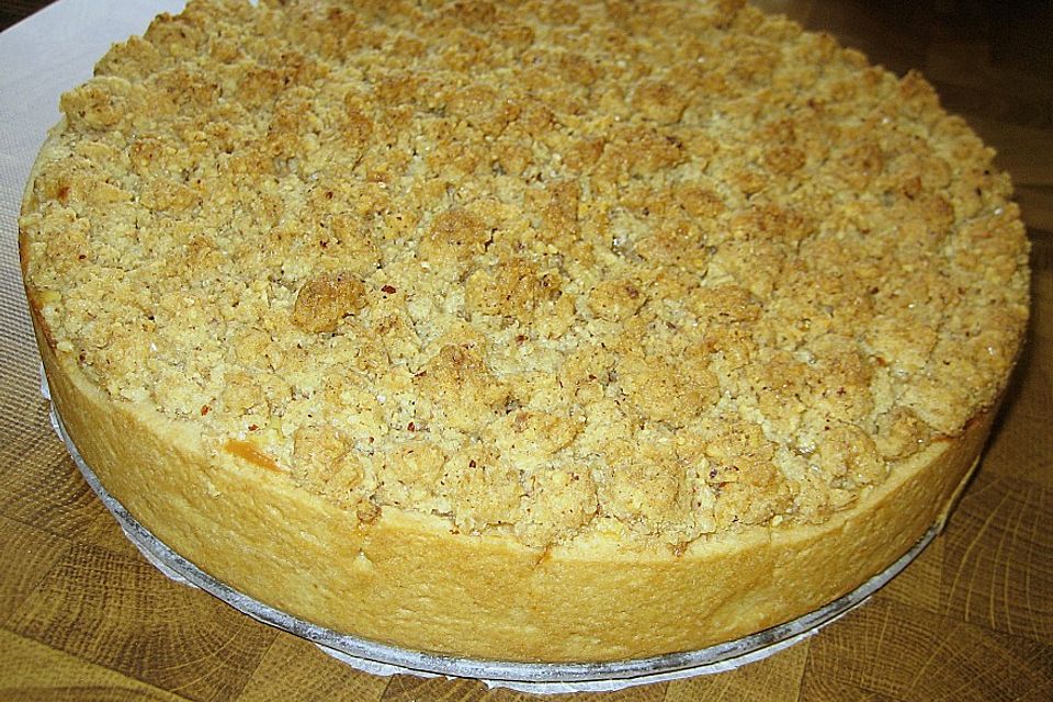 Cinnamon Crumble Apple Pie