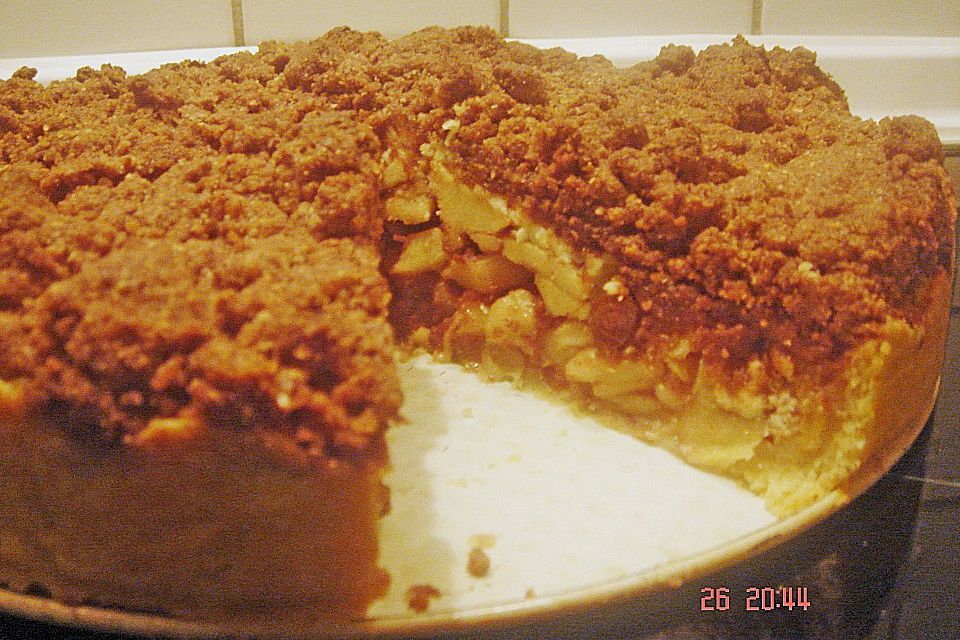 Cinnamon Crumble Apple Pie