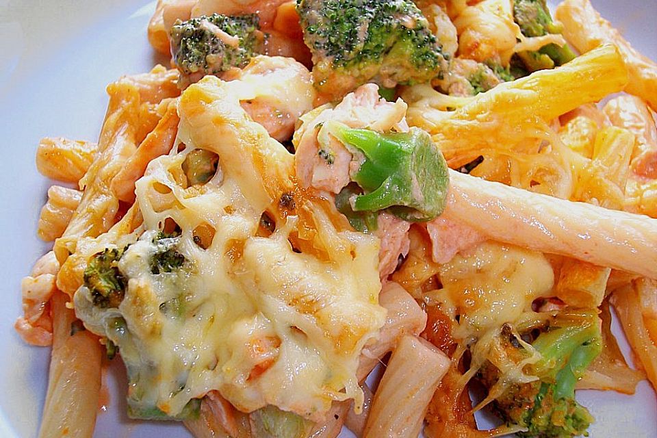 Gemüseauflauf mit Lachs