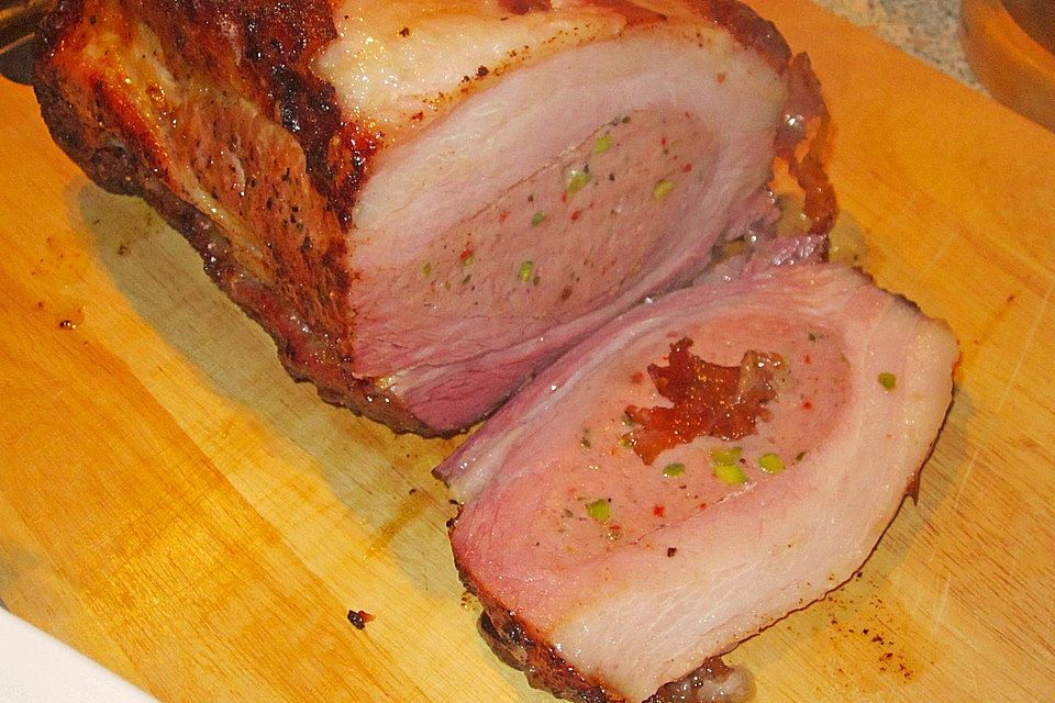 Gefüllter Schweinebauch