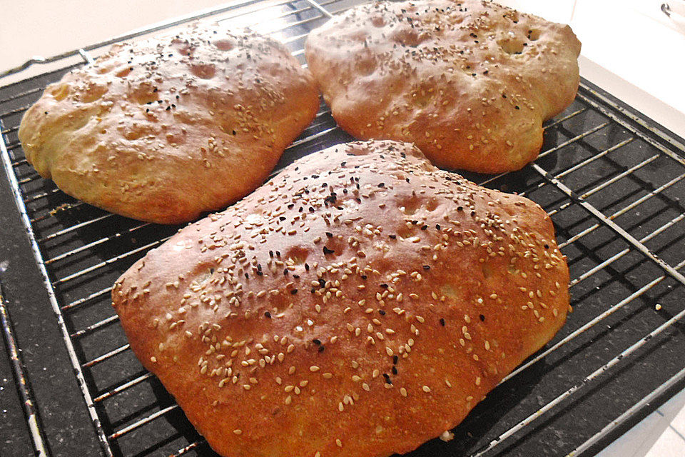 Griechisches Fladenbrot mit Ölsaat