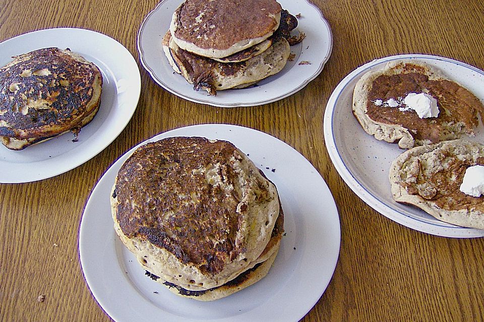 Gefüllte süße Eierpfannkuchen