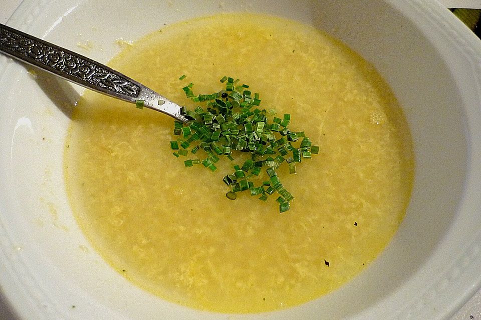 Gebrannte Grießsuppe