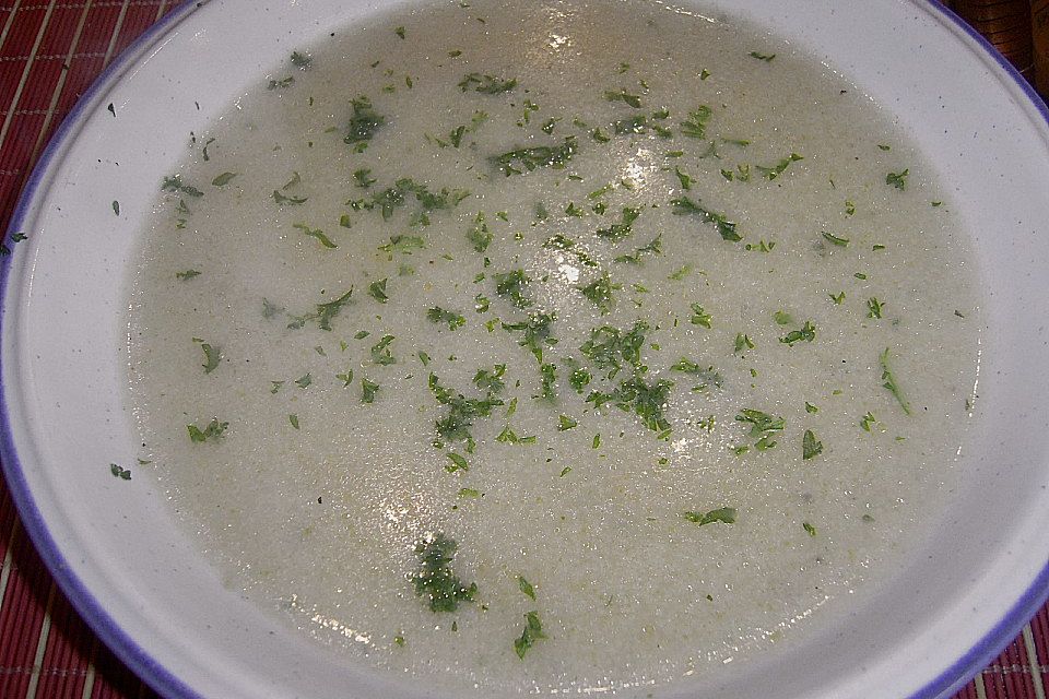 Gebrannte Grießsuppe