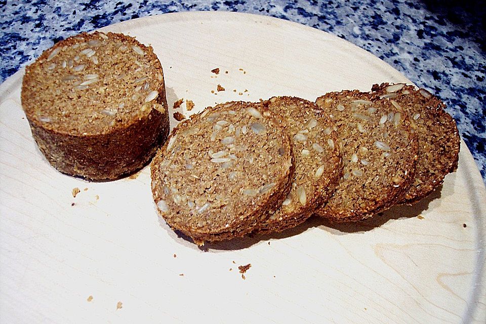 Rundes Schwarzbrot