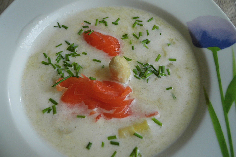 Spargelcremesuppe mit Krabben