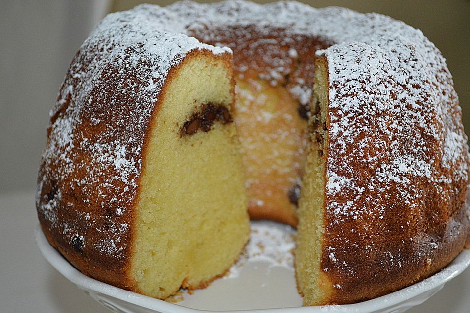 Eierlikörkuchen mit Raspelschokolade