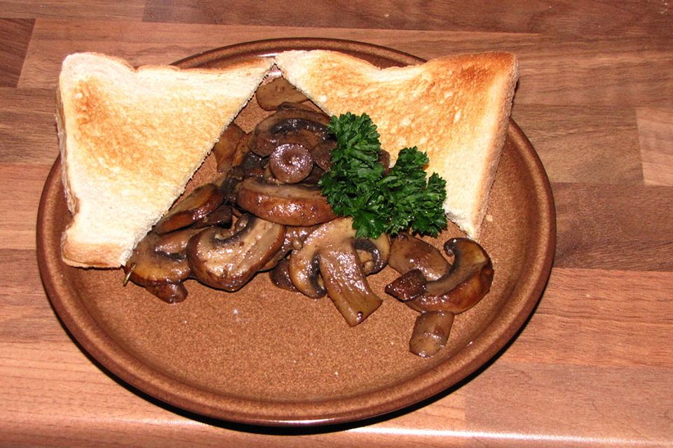 Antipasti - marinierte Champignons