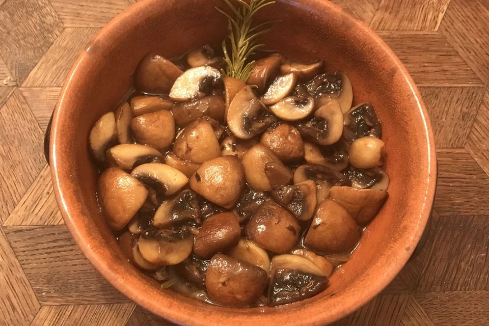 Antipasti - marinierte Champignons