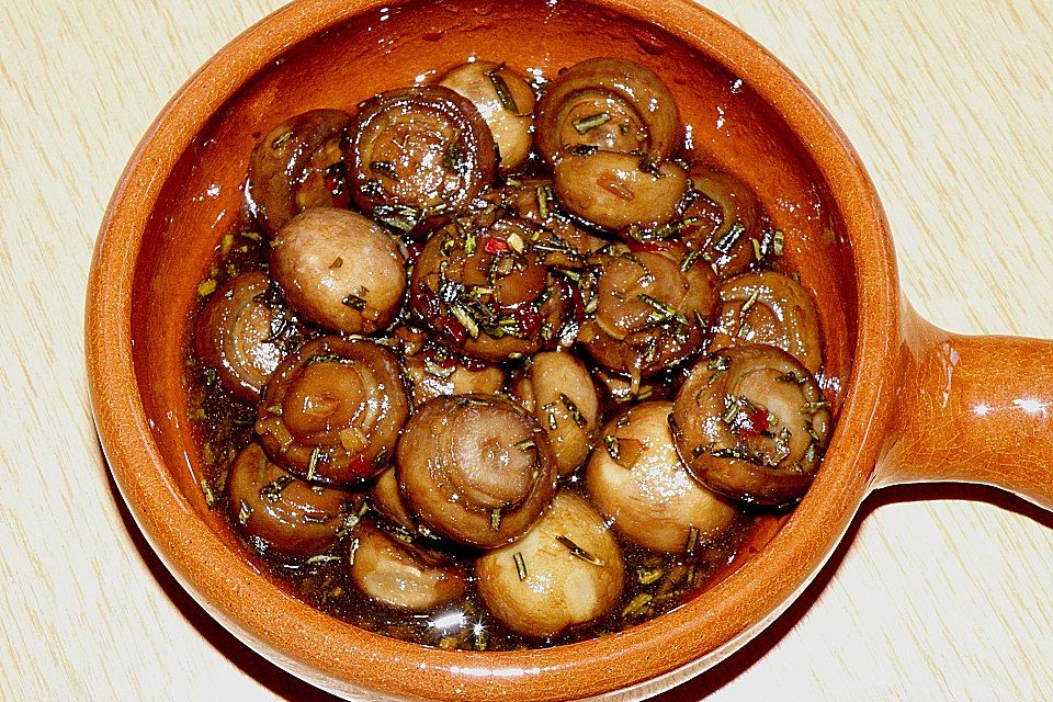 Antipasti - marinierte Champignons