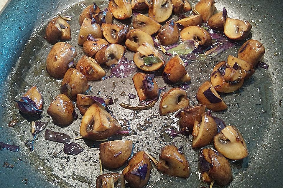 Antipasti - marinierte Champignons