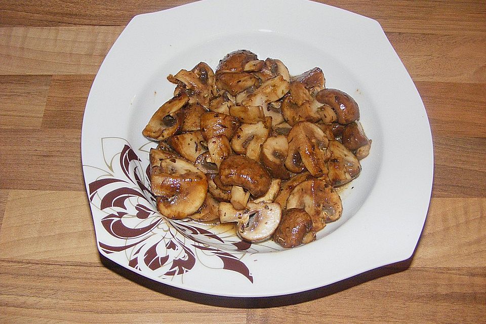 Antipasti - marinierte Champignons