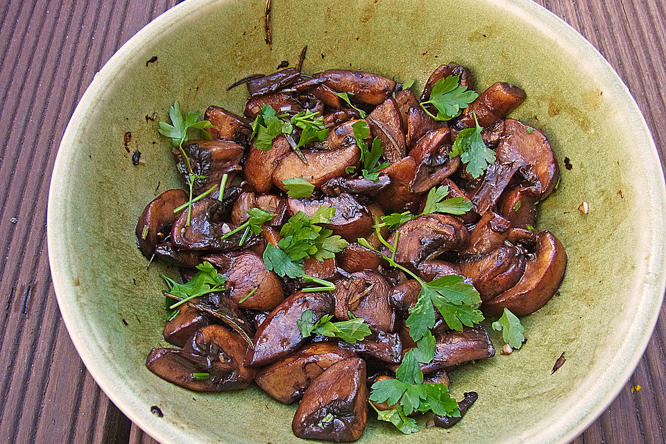 Antipasti - marinierte Champignons