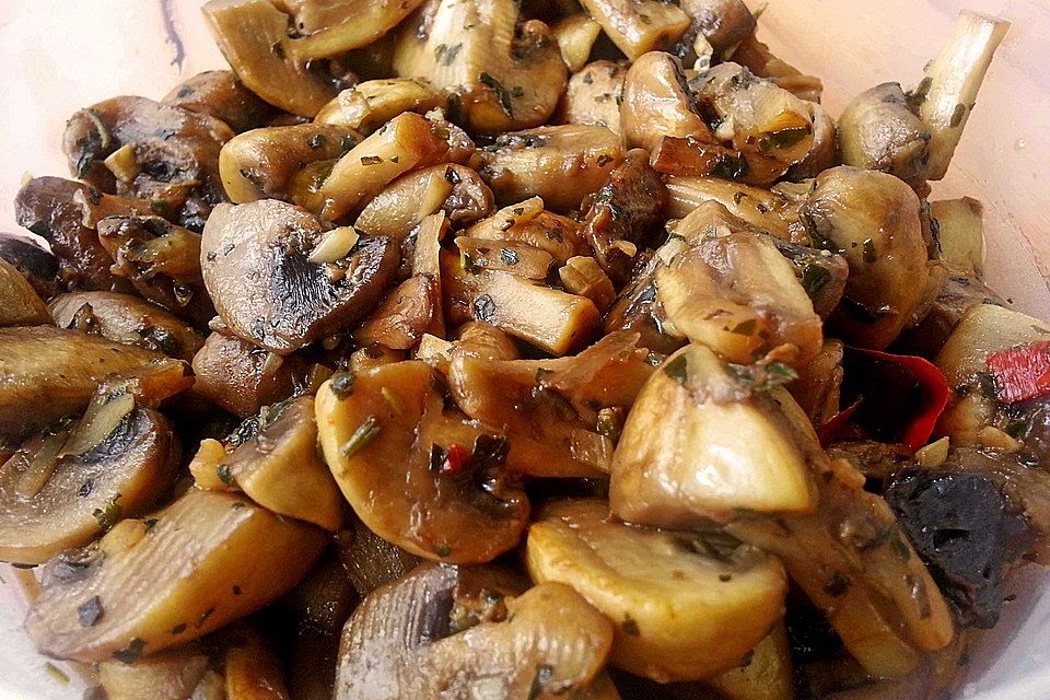 Antipasti - marinierte Champignons