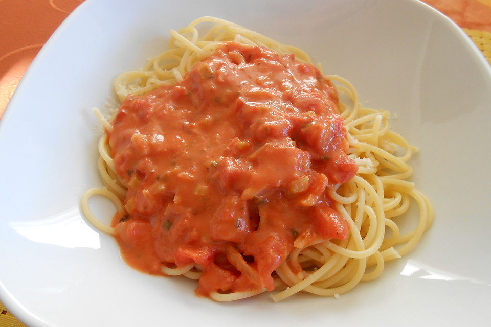 Einfache Tomaten - Sahne Sauce