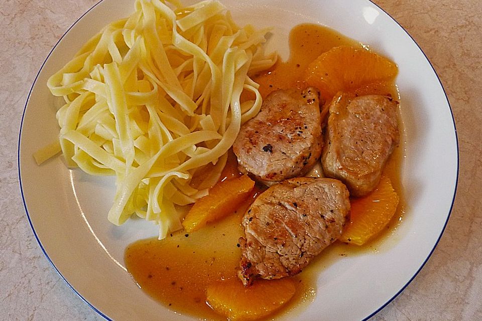 Schweinemedaillons mit Orangensauce